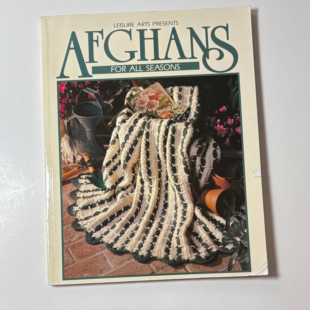 Leisure Arts Afghans for All Seasons Book